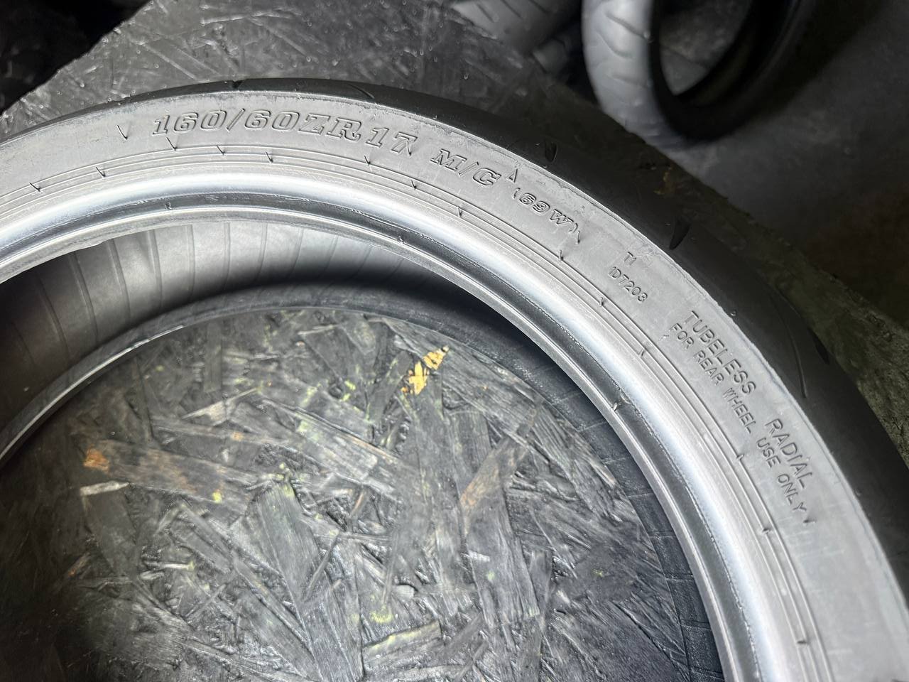 160/60 R17 Dunlop SportMax RoadSport 2