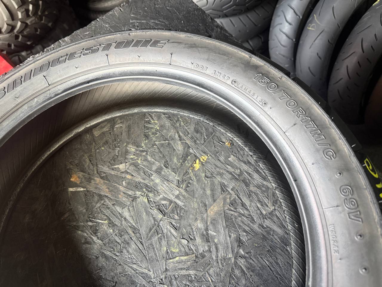 150/70 R17 Bridgestone Battle Wing BW-502