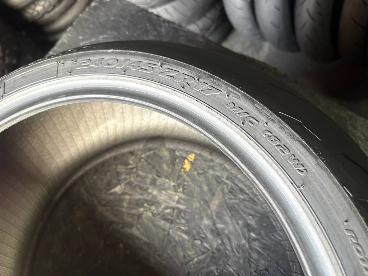 240/45 R17 Pirelli Diablo Rosso III