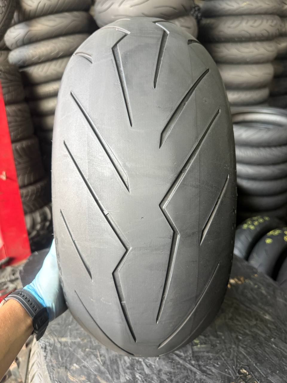 240/45 R17 Pirelli Diablo Rosso III