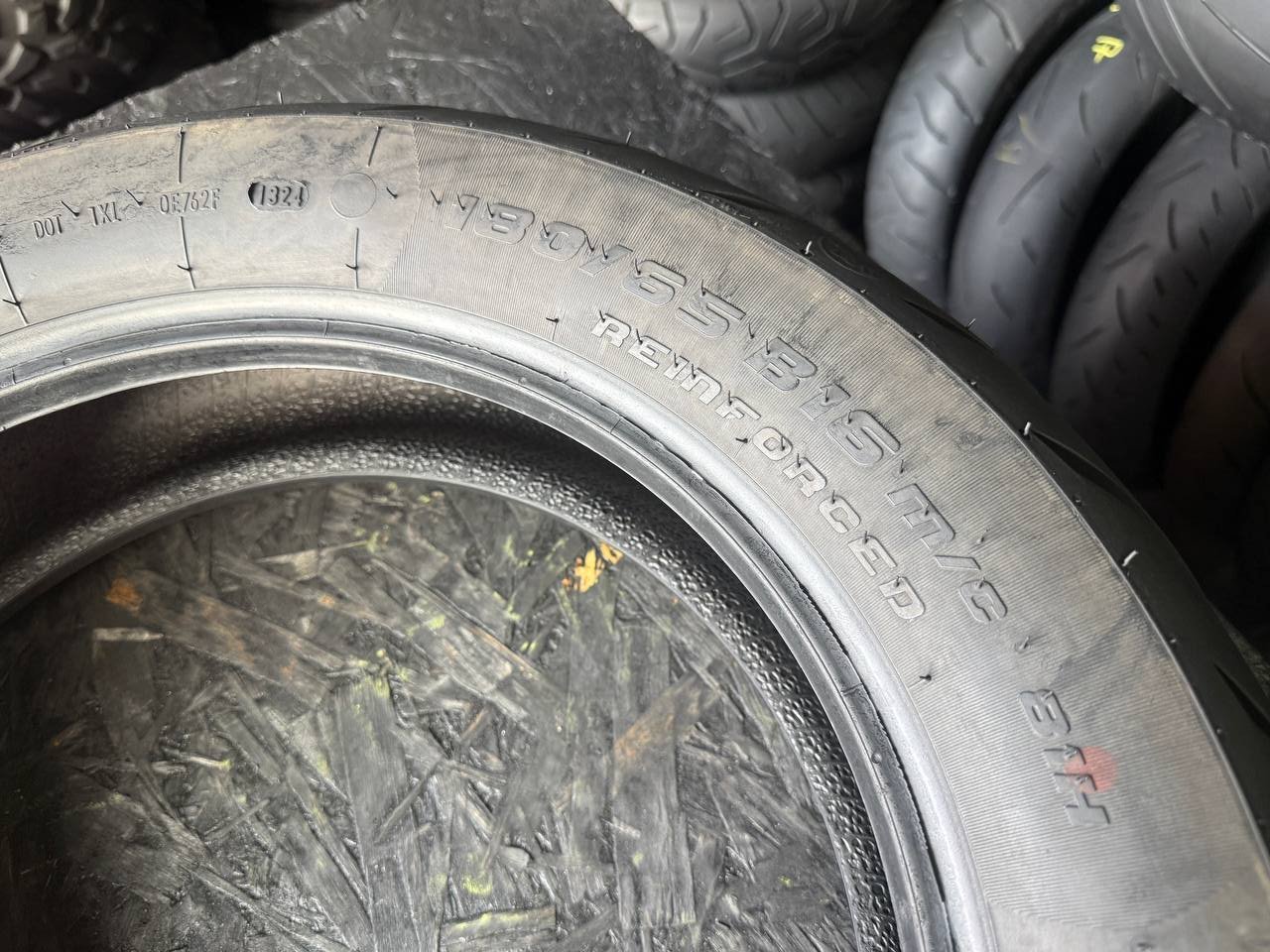 180/65 R16 Metzeler Cruisetec