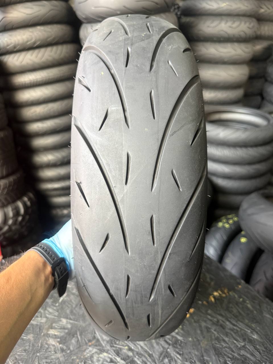180/65 R16 Metzeler Cruisetec