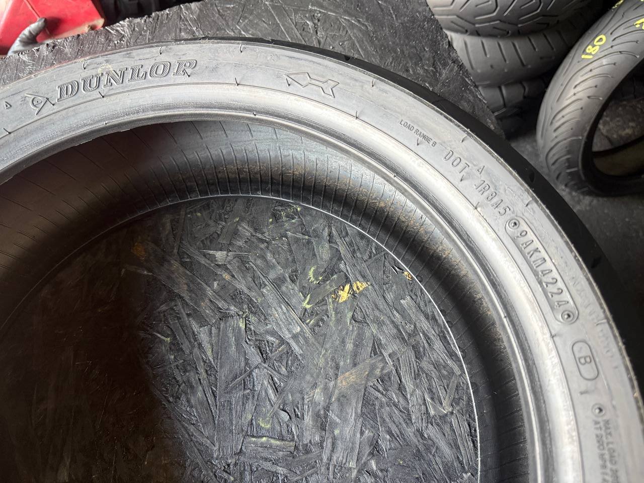 180/55 R17 Dunlop SportMax RoadSport 2
