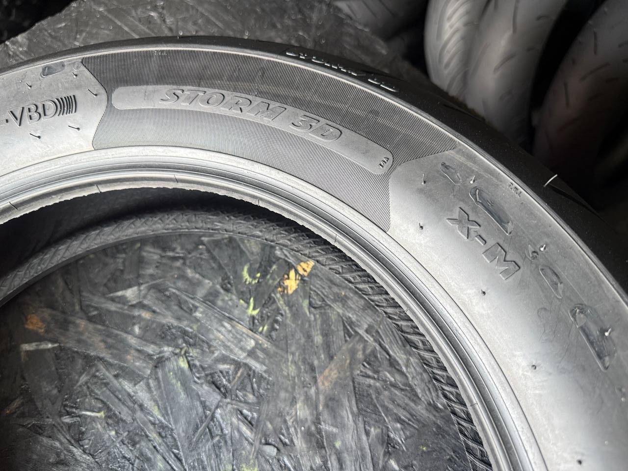 150/80 R16 Avon AV66