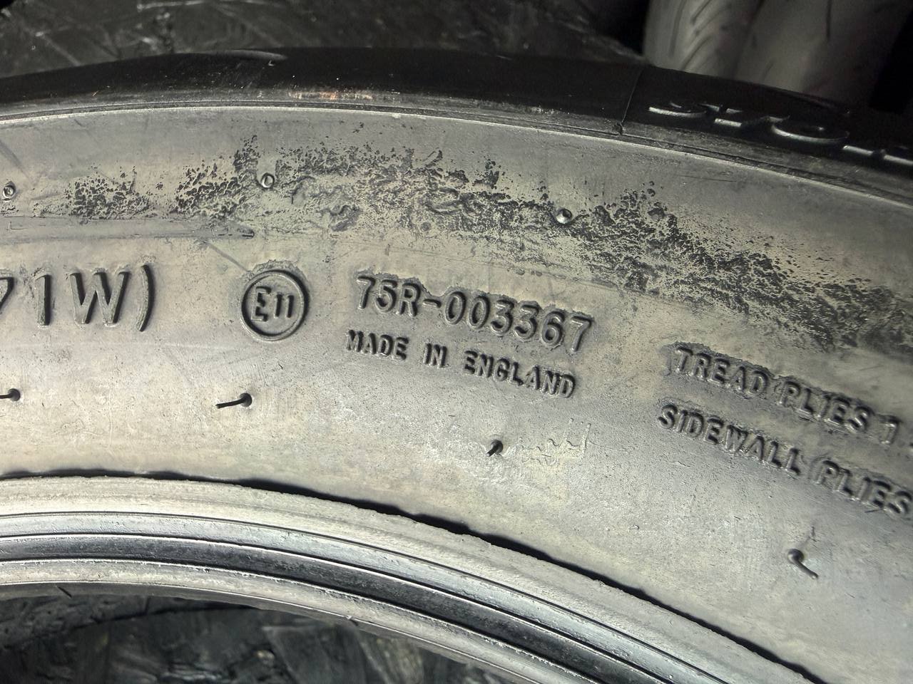 150/80 R16 Avon AV66