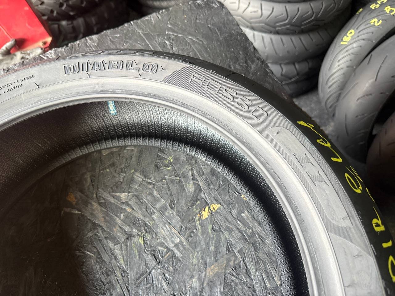 180/55 R17 Pirelli Diablo Rosso II
