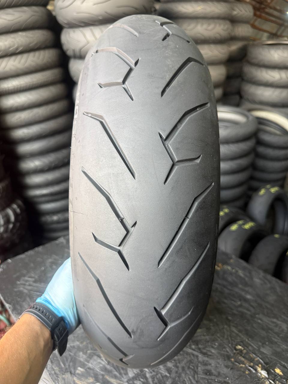 180/55 R17 Pirelli Diablo Rosso II