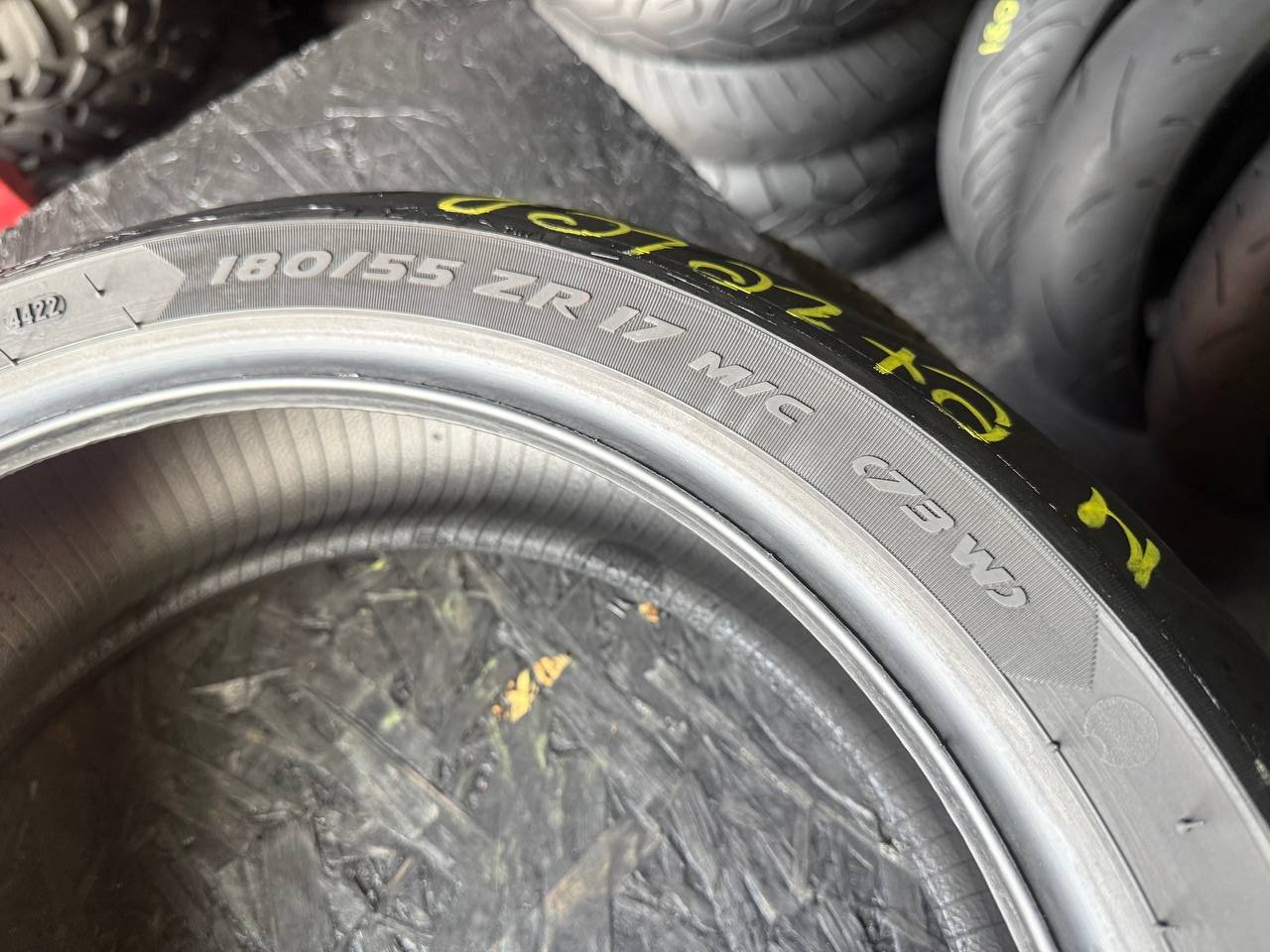 180/55 R17 Metzeler Roadtec 01 SE