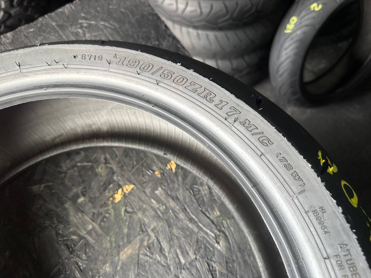 190/50 R17 Dunlop SportMax RoadSport 2