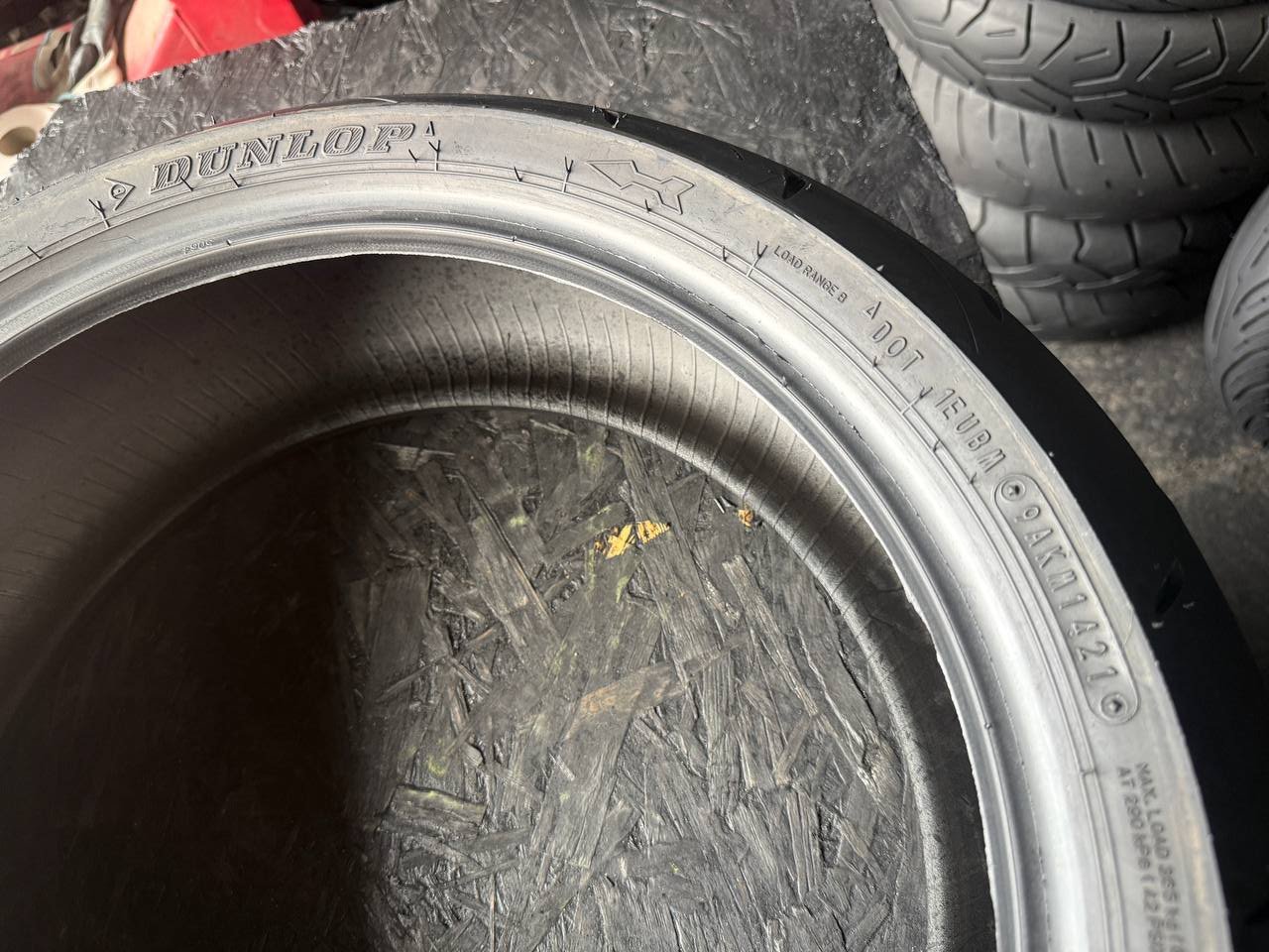 190/50 R17 Dunlop SportMax RoadSport 2