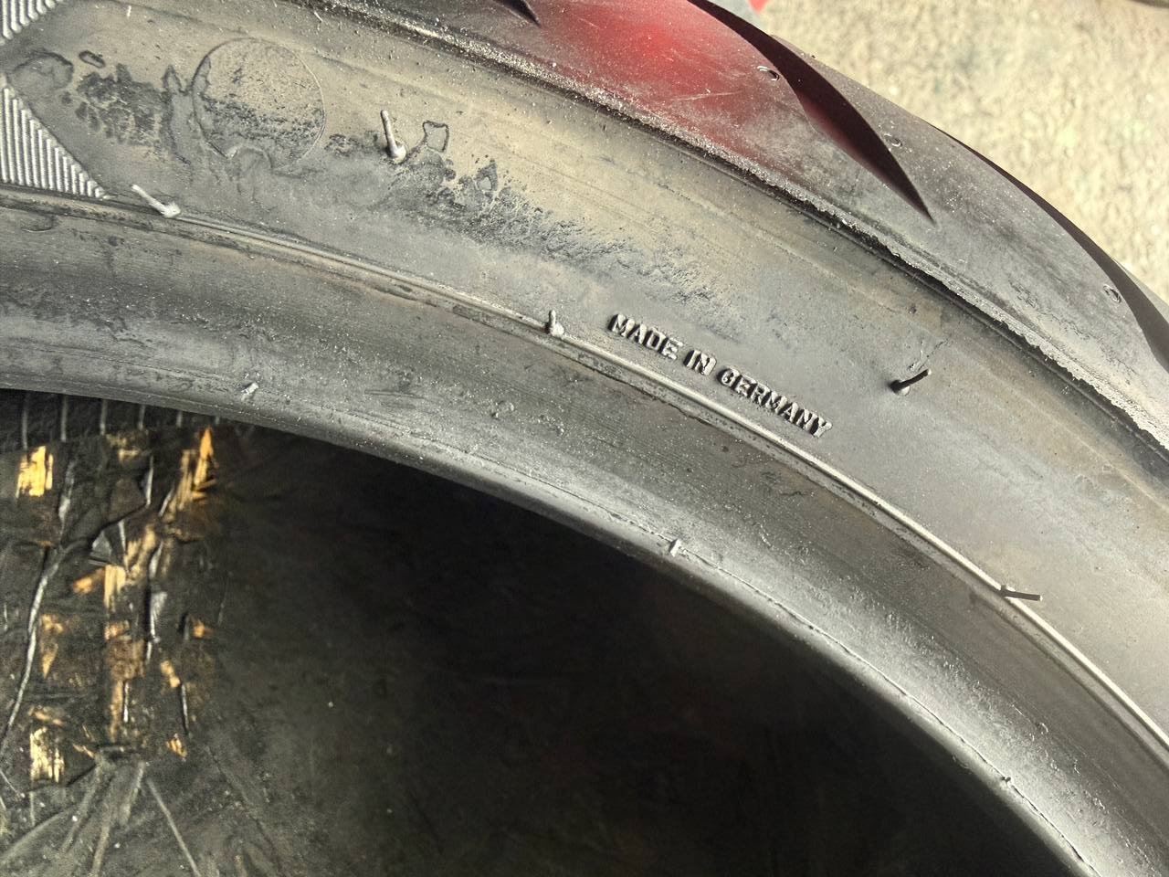 180/55 R17 Metzeler Roadtec 01