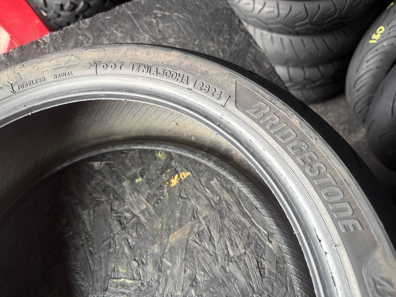 180/55 R17 Bridgestone Battlax Hypersport S23R