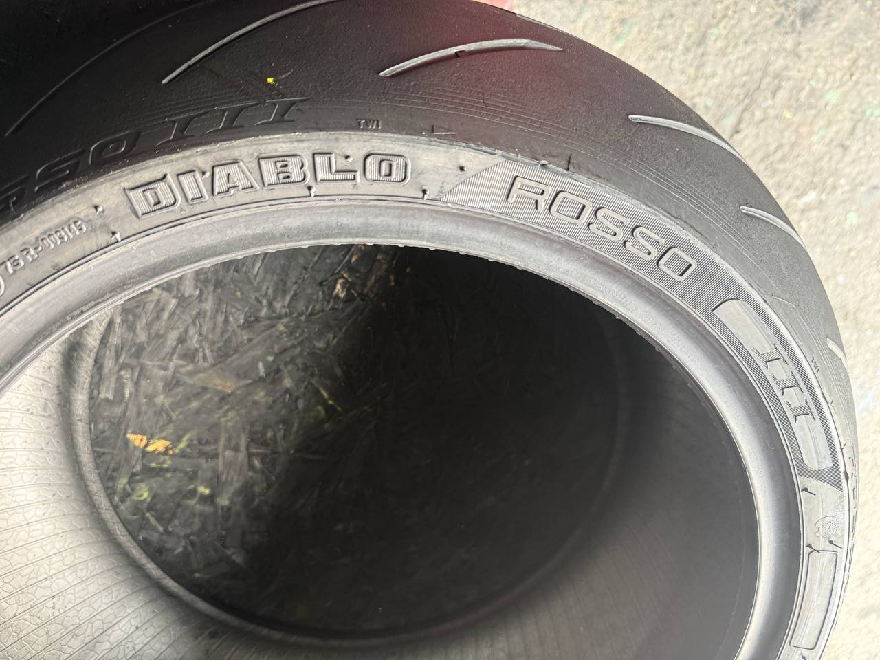 240/45 R17 Pirelli Diablo Rosso III