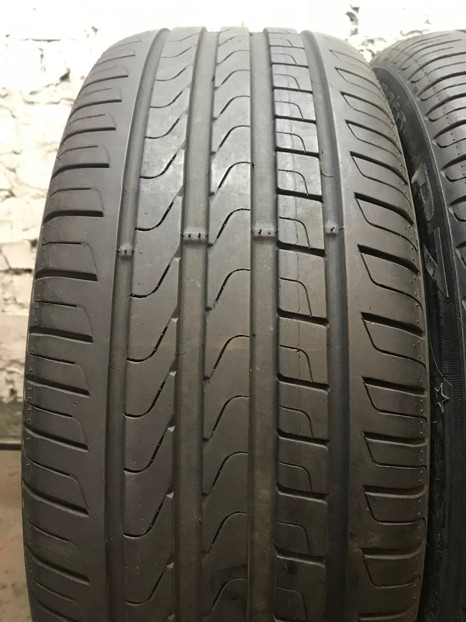 225/45 R19 Pirelli Cinturato P7