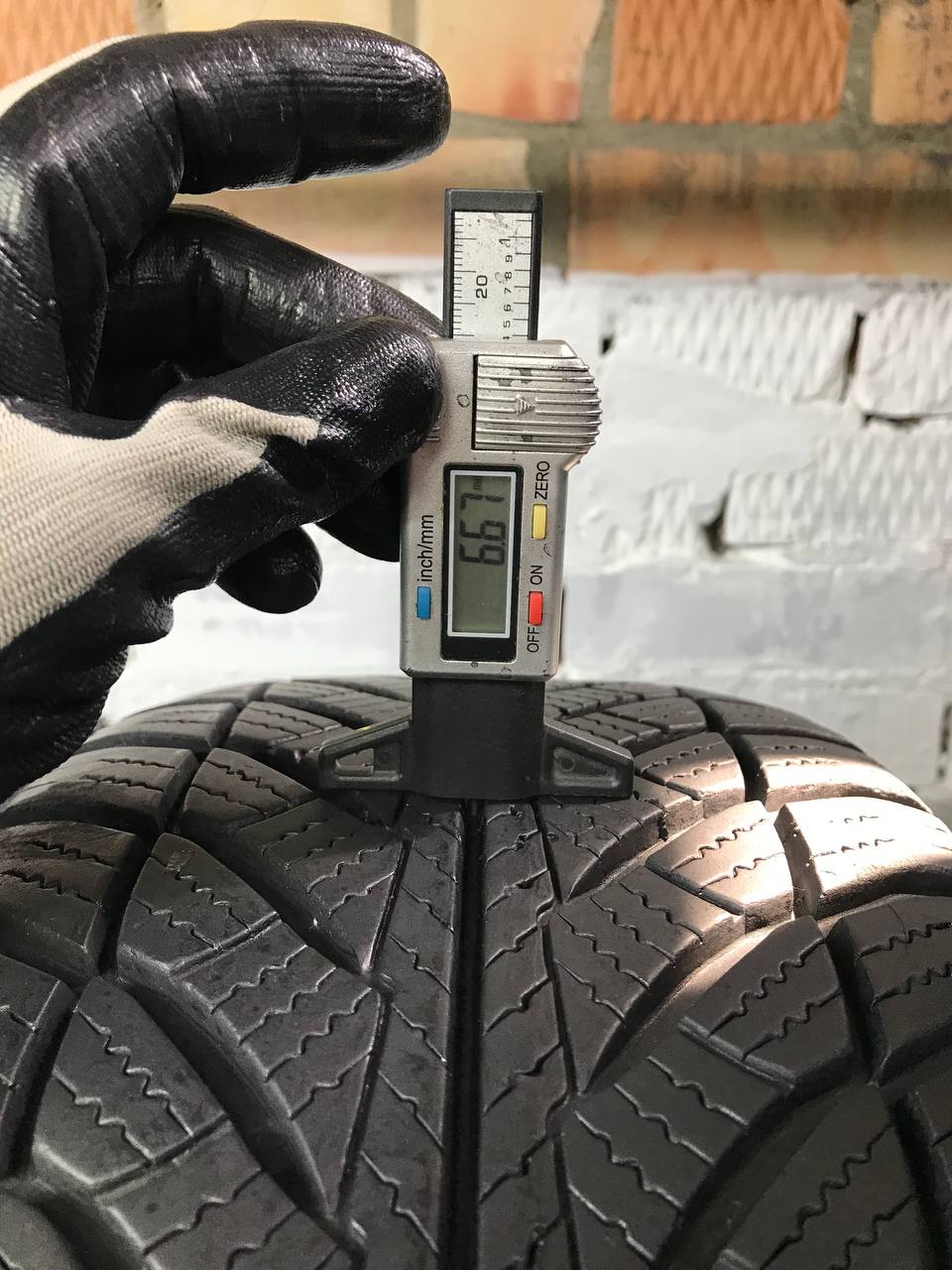225/55 R17 Good Year Ultra Grip Performance