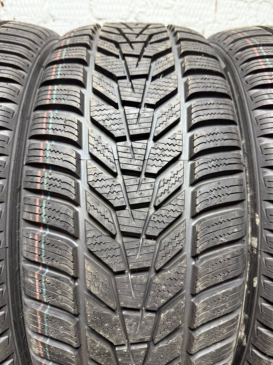 215/45 R18 Hankook Winter I*Cept Evo 3
