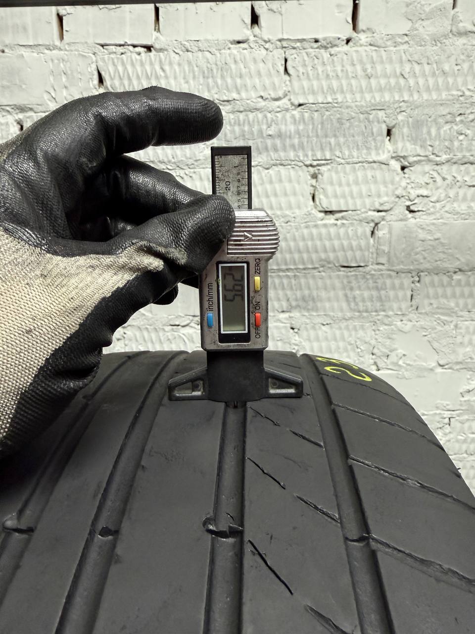 235/45 R17 Achilles 