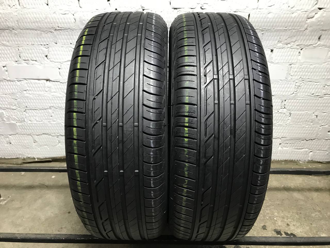 215/60 R17 Bridgestone Turanza T001