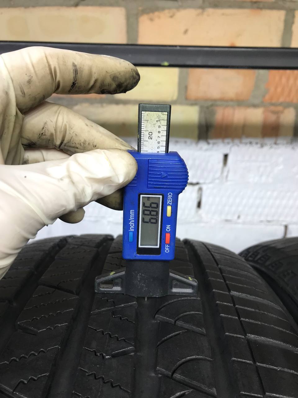 235/55 R19 Continental CrossContact