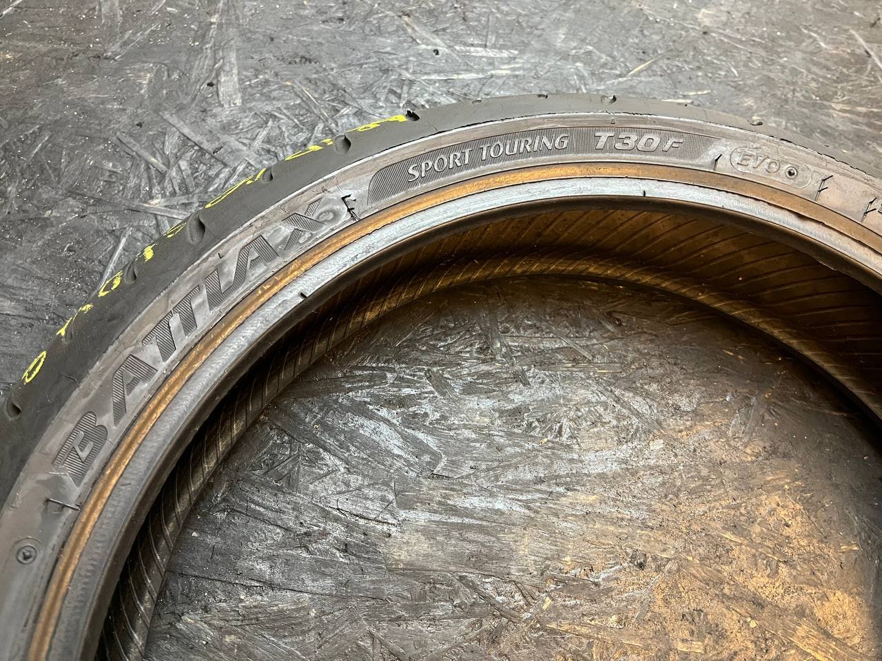 120/70 R17 Bridgestone Battlax Sport Touring T30F EVO