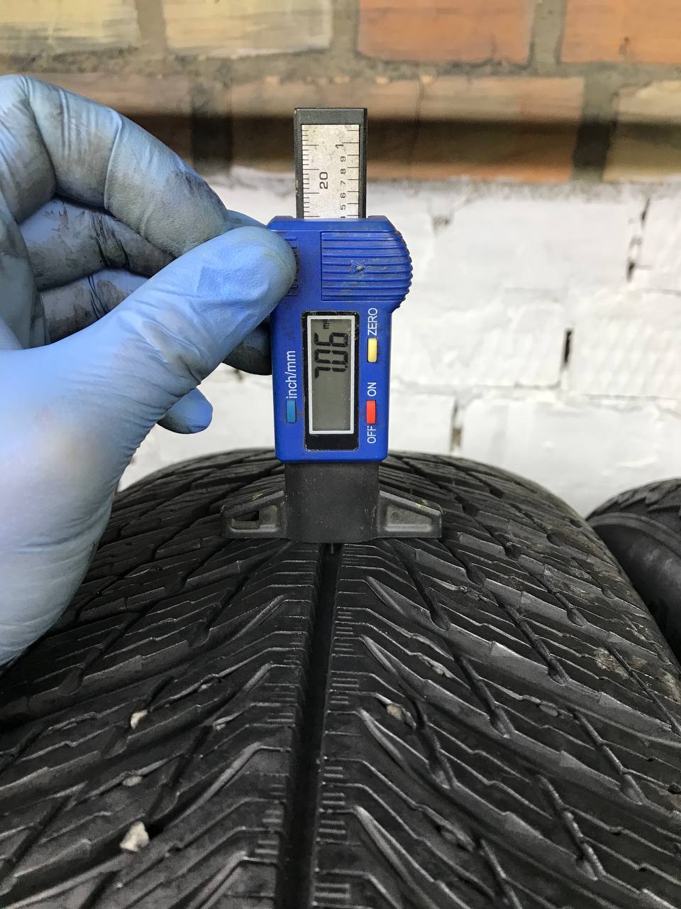 215/65 R17 Michelin Pilot Alpin 5