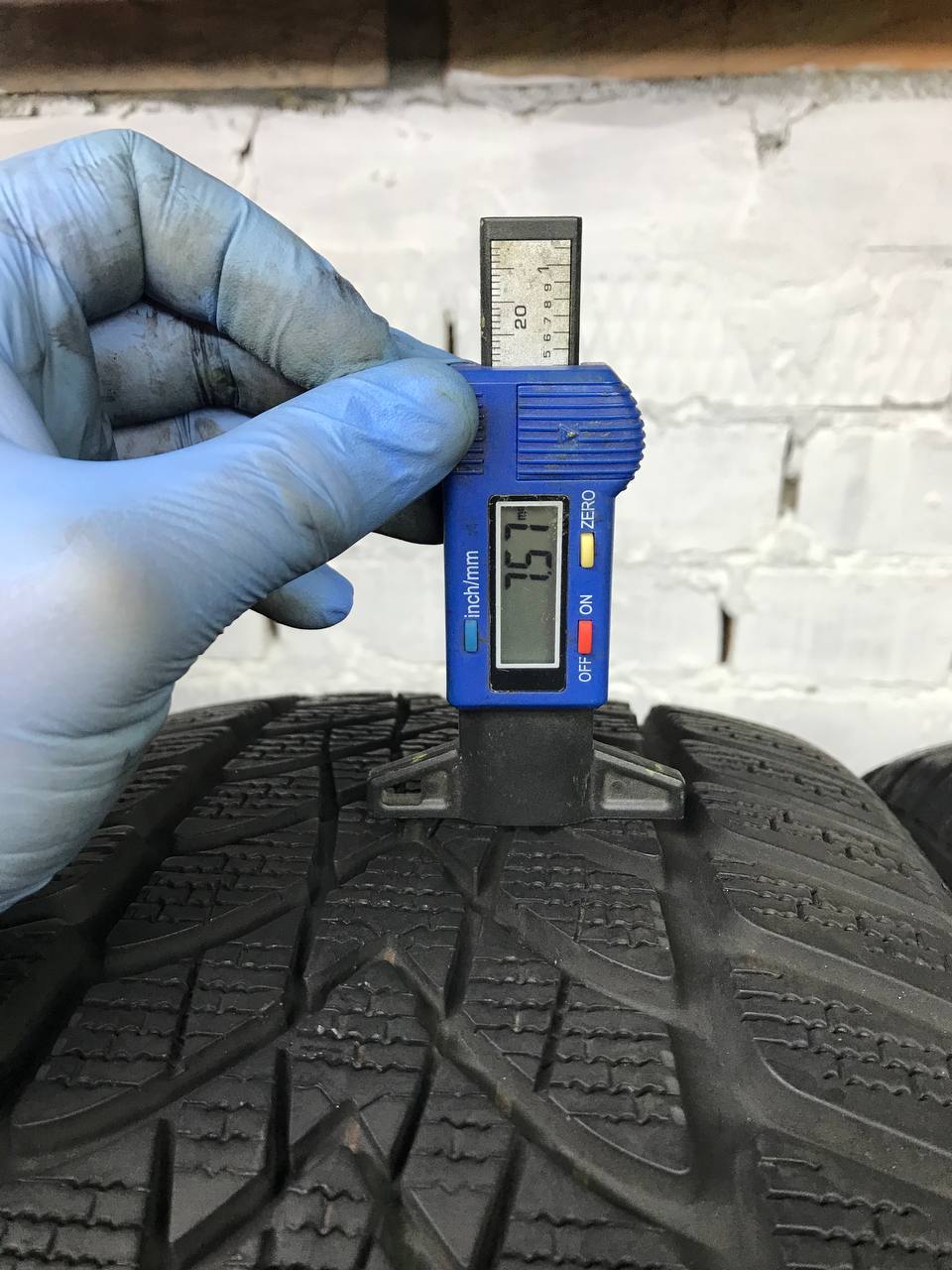 225/45 R17 Dunlop SP Winter Sport 4D