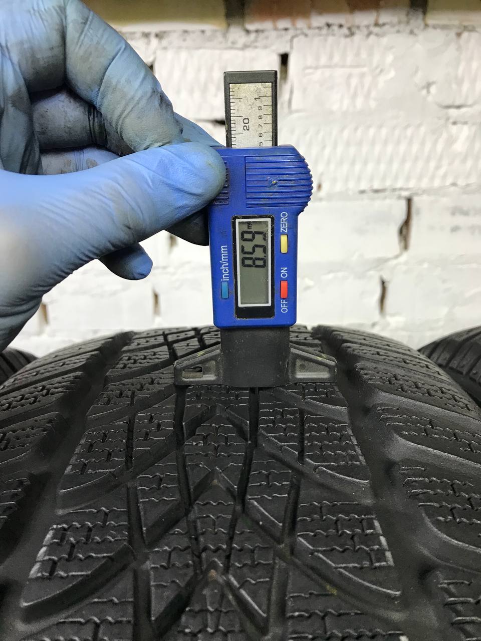 225/45 R17 Dunlop SP Winter Sport 4D