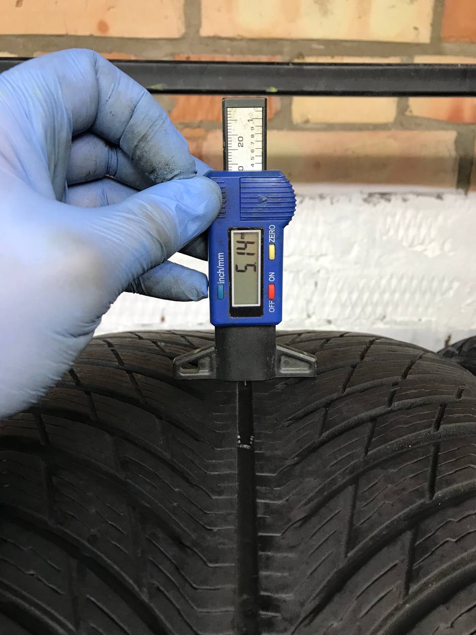 265/50 R19 Michelin Pilot Alpin 5 SUV
