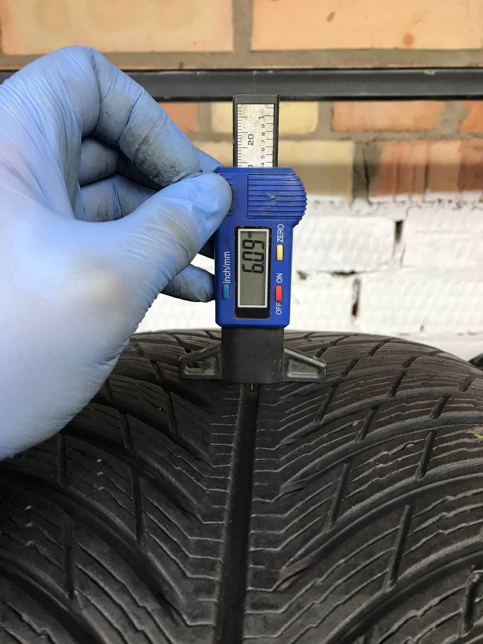 265/50 R19 Michelin Pilot Alpin 5 SUV