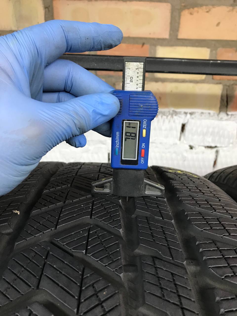 315/40 R21 Pirelli Scorpion Winter