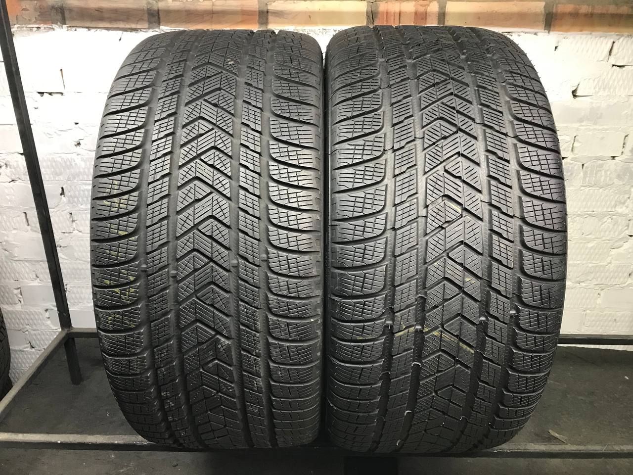 315/40 R21 Pirelli Scorpion Winter