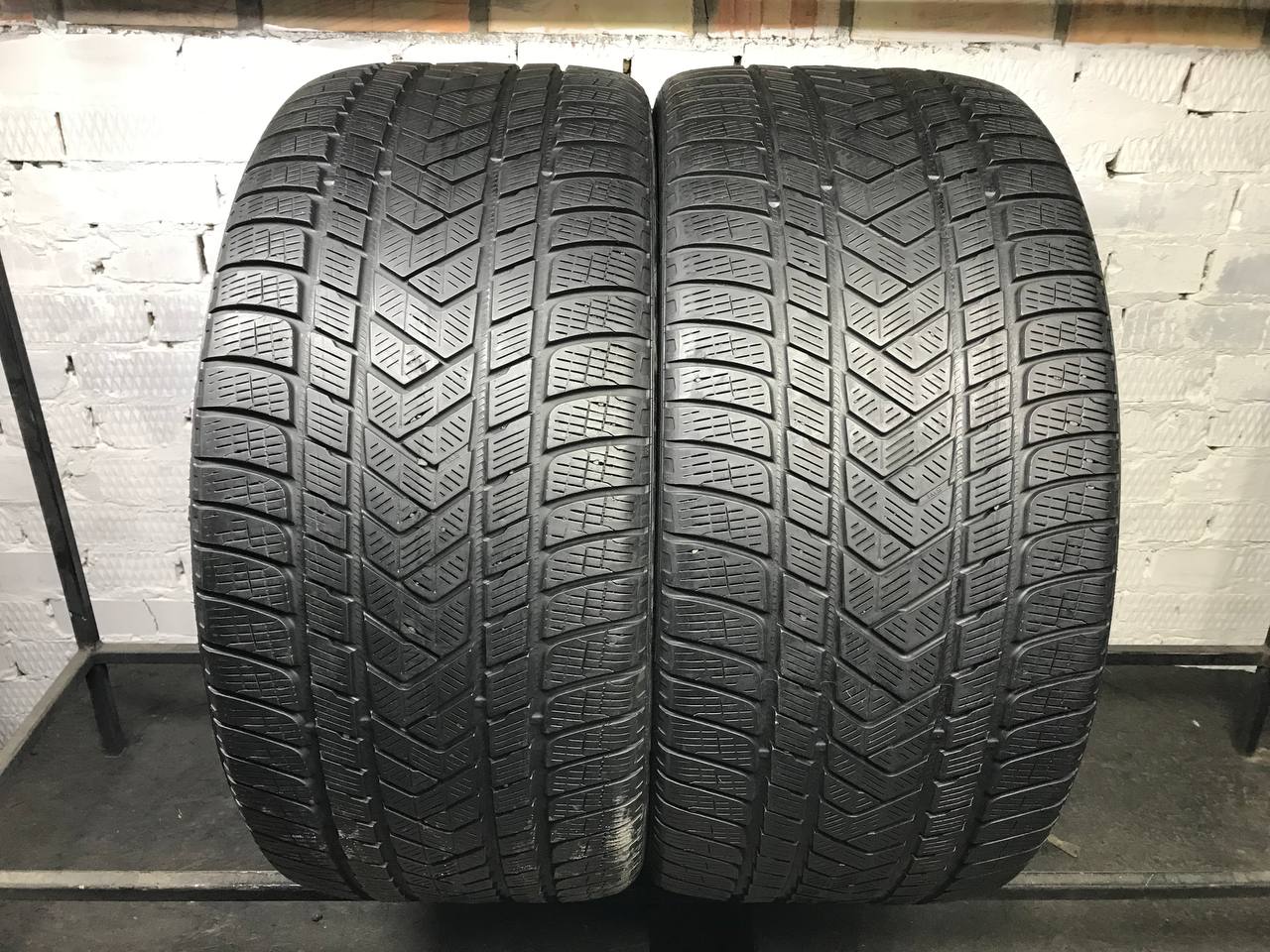 315/40 R21 Pirelli Scorpion Winter