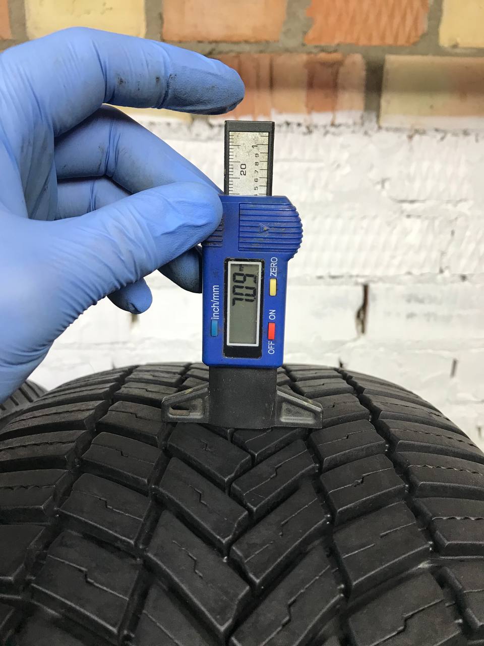225/50 R17 Bridgestone Weather Control A005 EVO