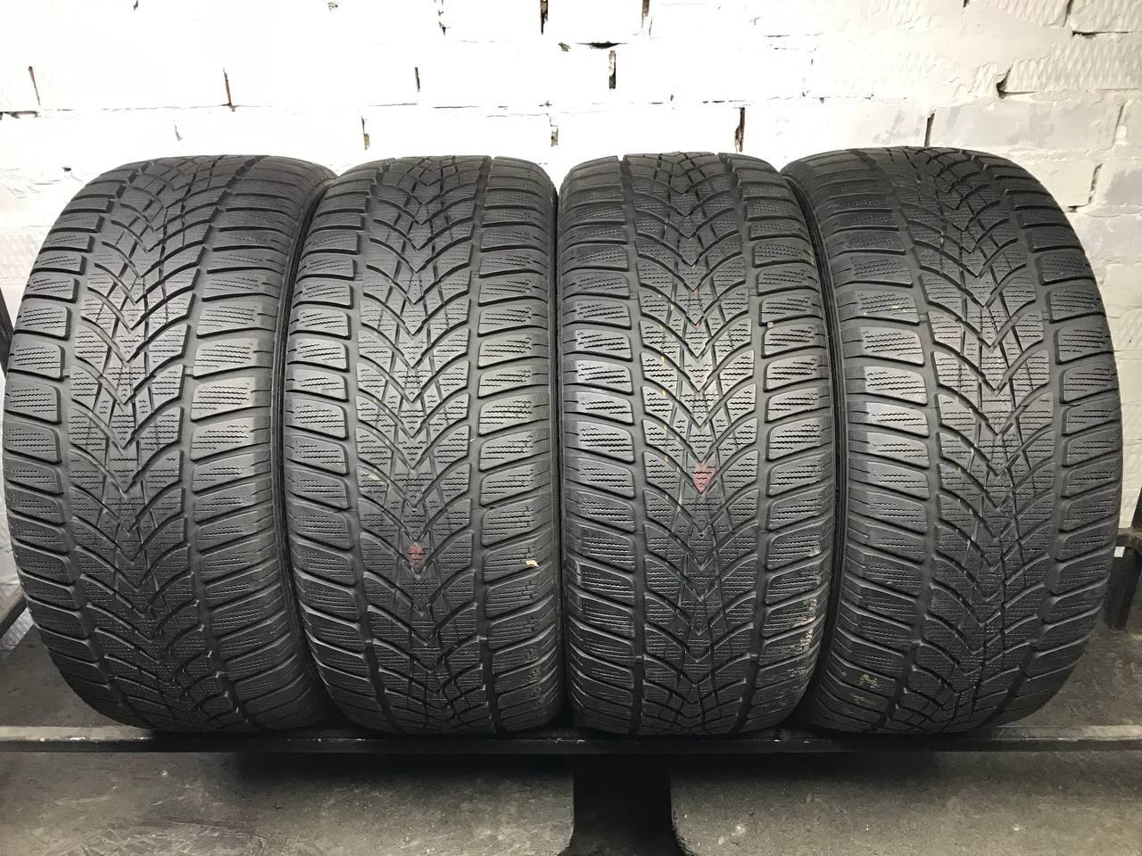 225/45 R17 Dunlop SP Winter Sport 4D