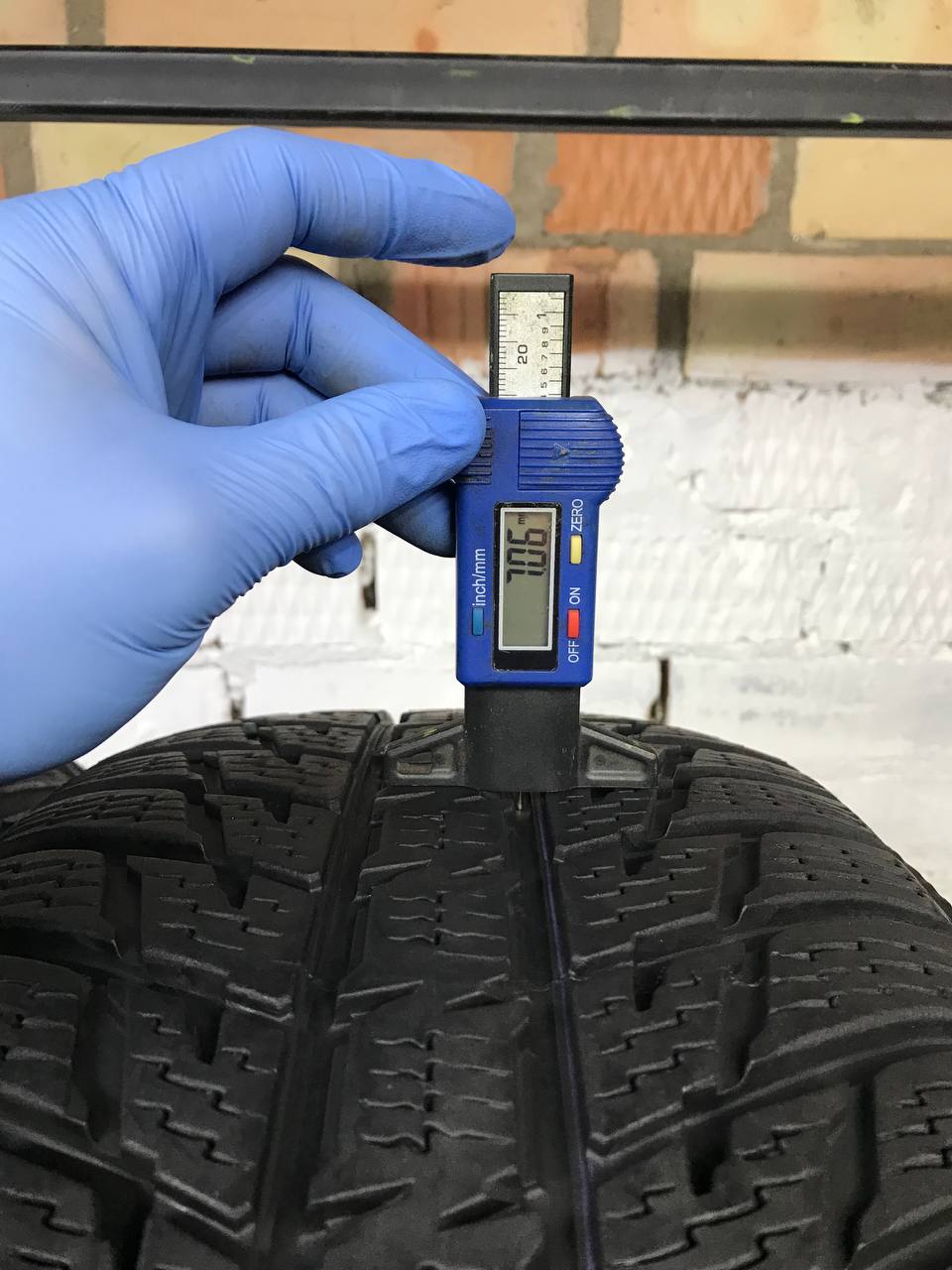 235/55 R18 Nokian WR SUV 3