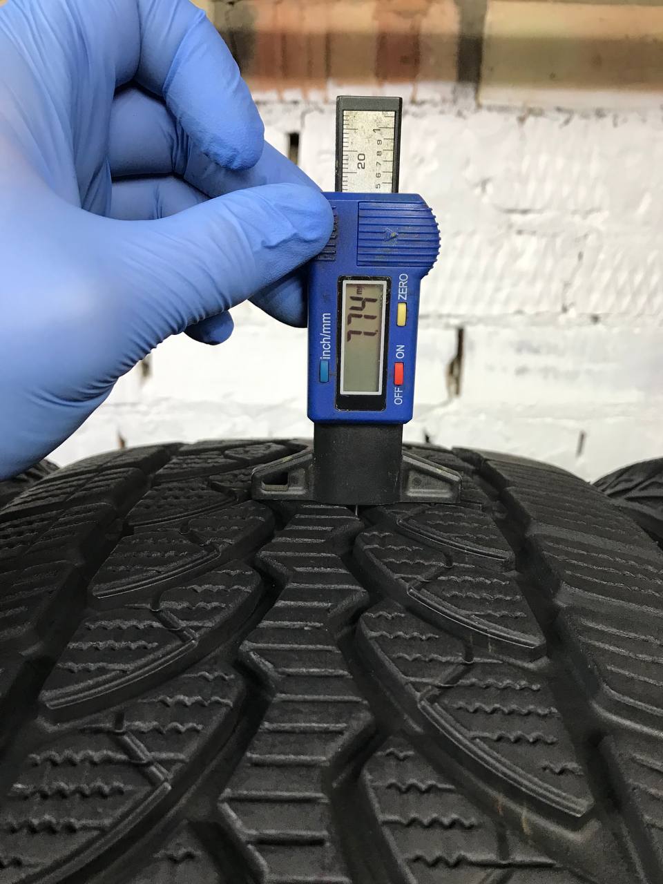 225/50 R17 Bridgestone Blizzak LM32