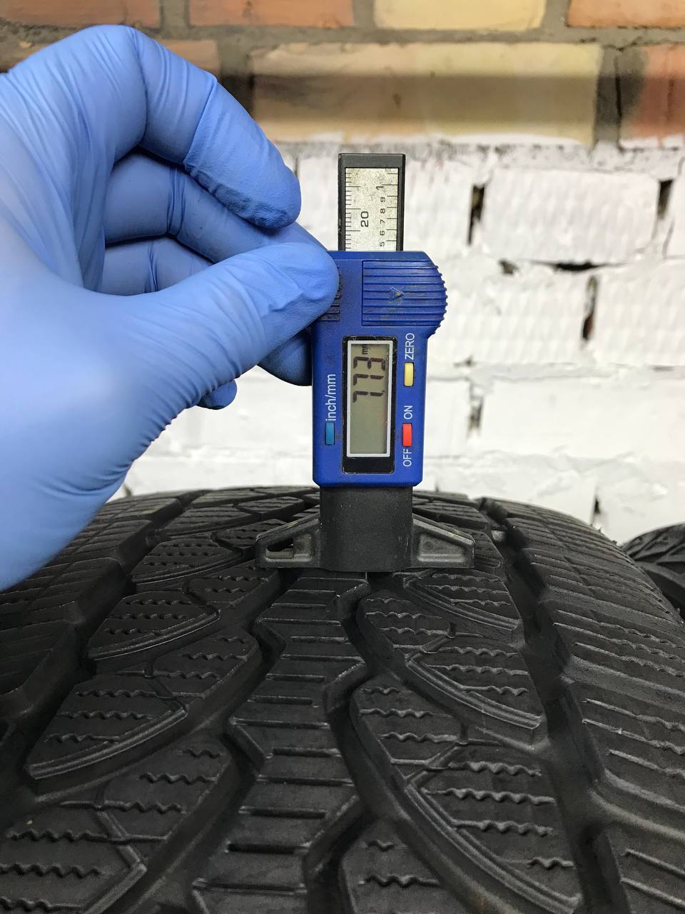 225/50 R17 Bridgestone Blizzak LM32