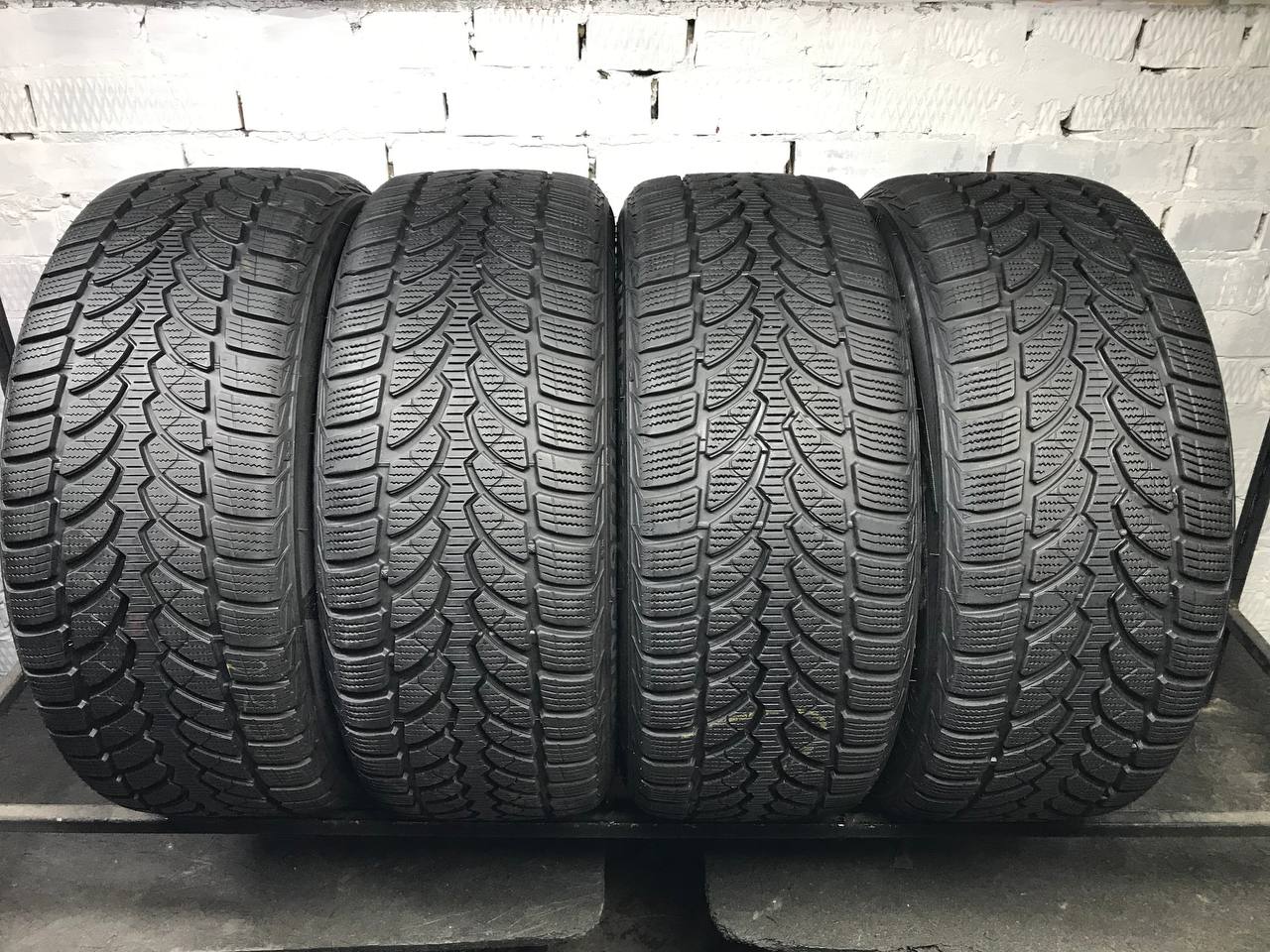 225/50 R17 Bridgestone Blizzak LM32