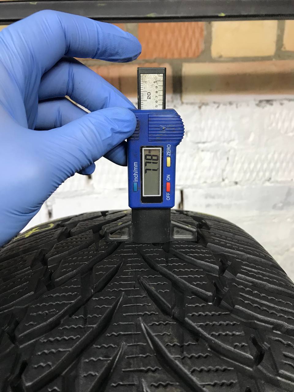 225/60 R17 Nokian WR SUV 4