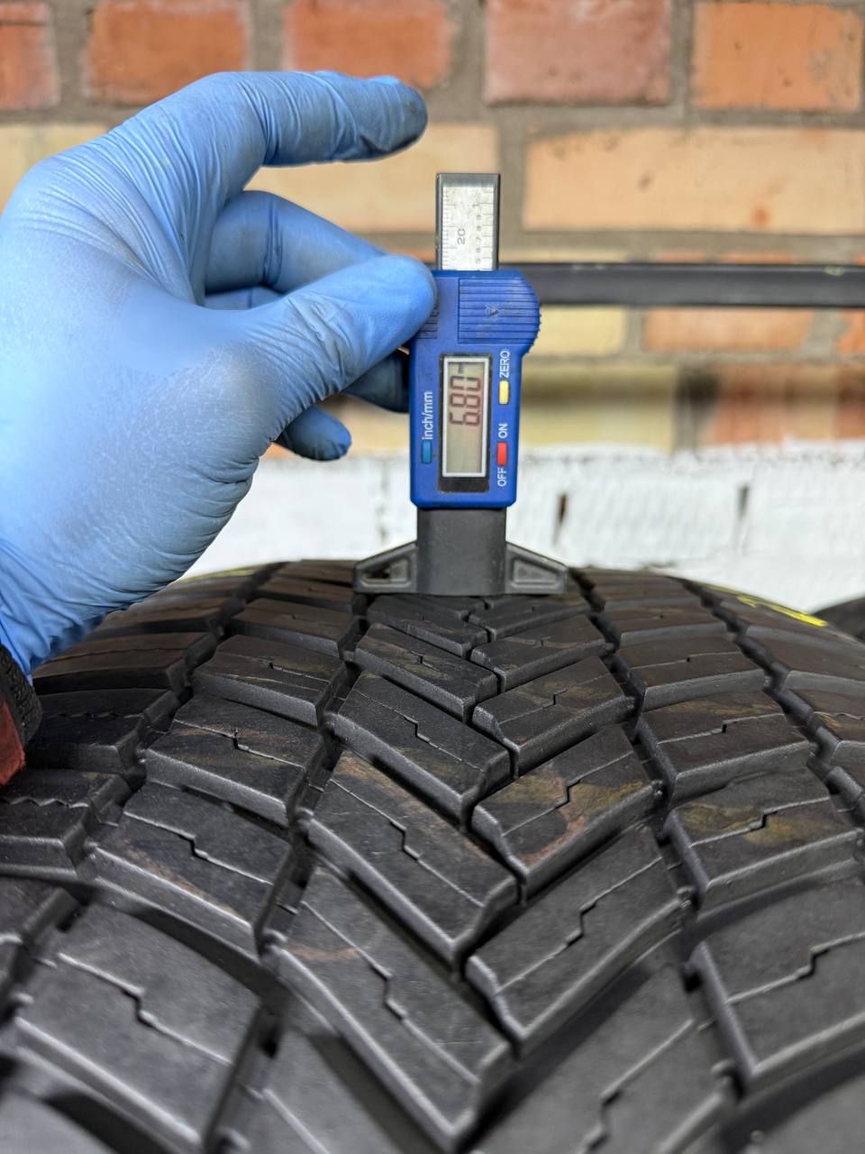 275/45 R21 Bridgestone Weather Control A005 EVO