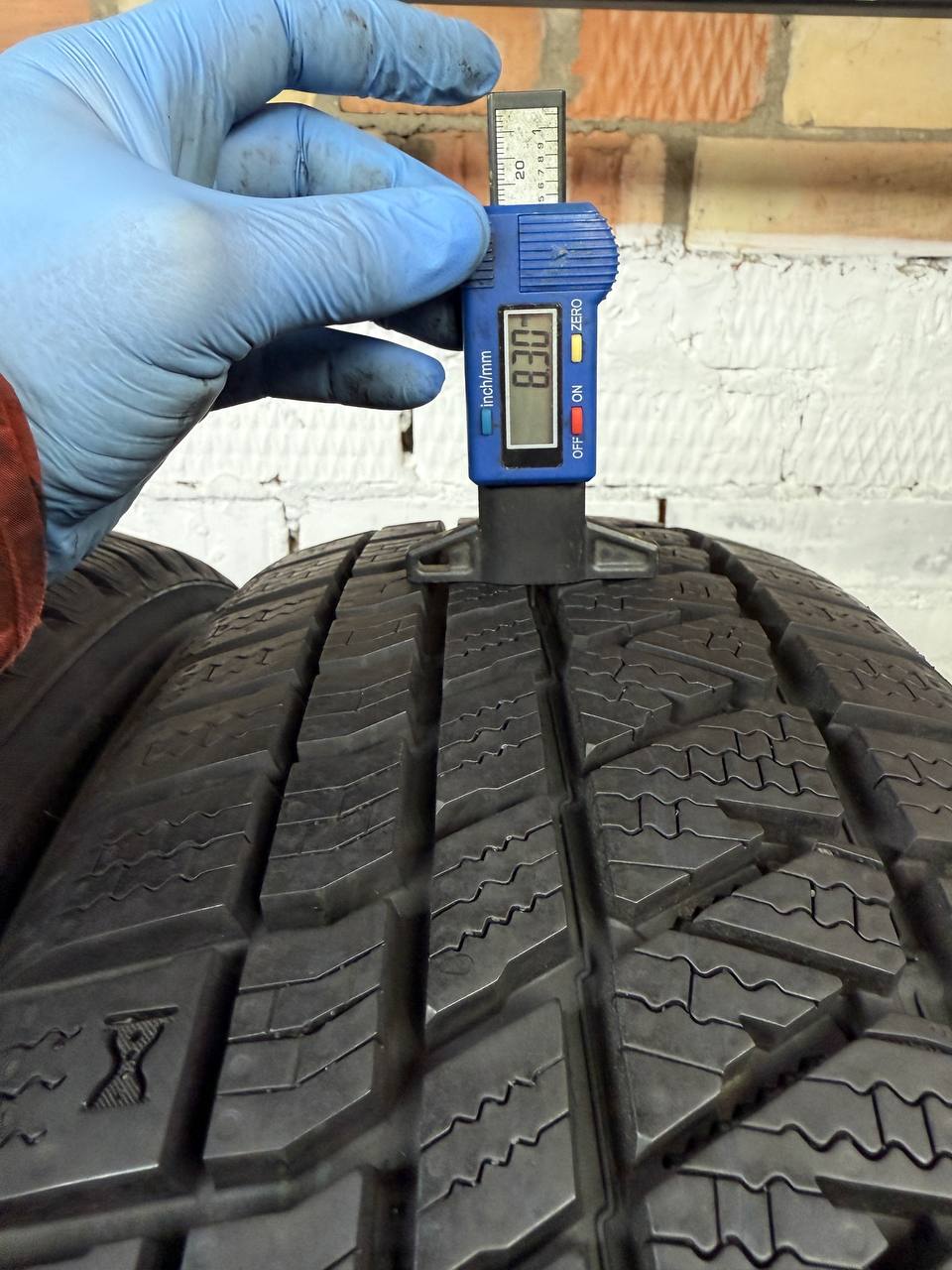 215/65 R17 Kumho WinterCraft WS71 SUV