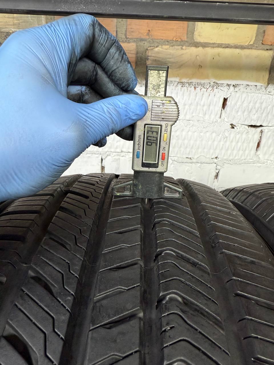 235/45 R20 Yokohama Geolandar X-CV G057