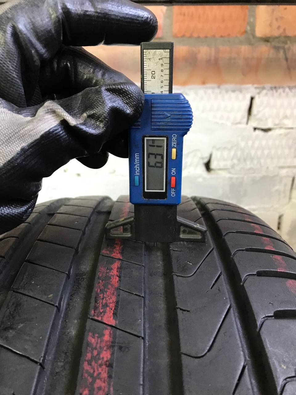 255/45 R19 Pirelli Scorpion
