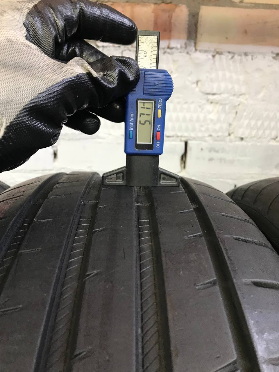 235/45 R19 Good Year Eagle F1 Asymmetric 3