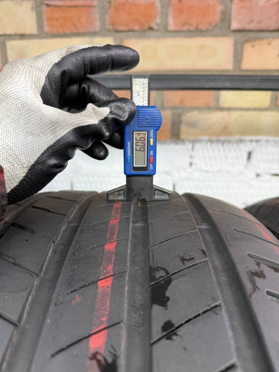 305/40 R20 Bridgestone Alenza 001