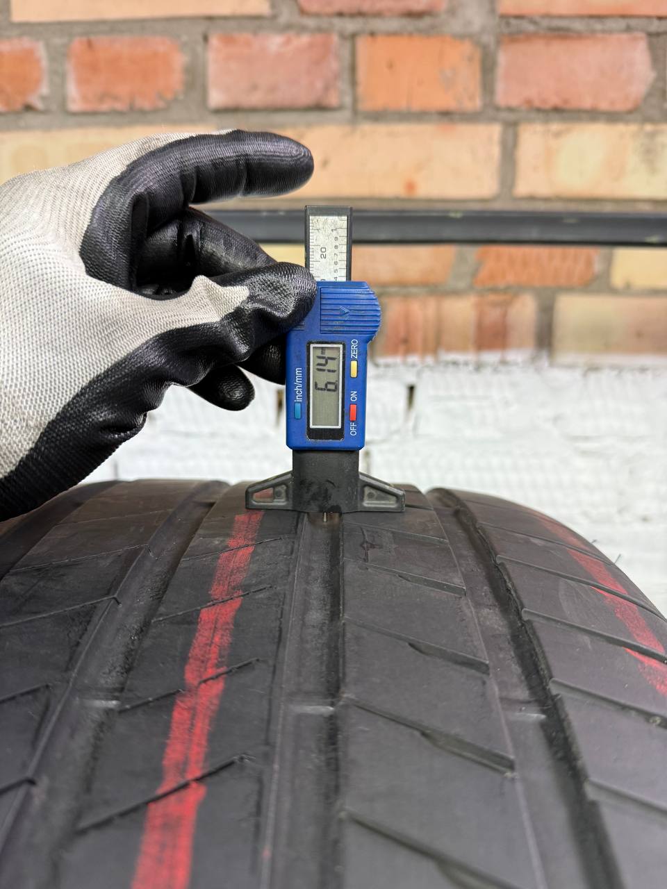 305/40 R20 Bridgestone Alenza 001