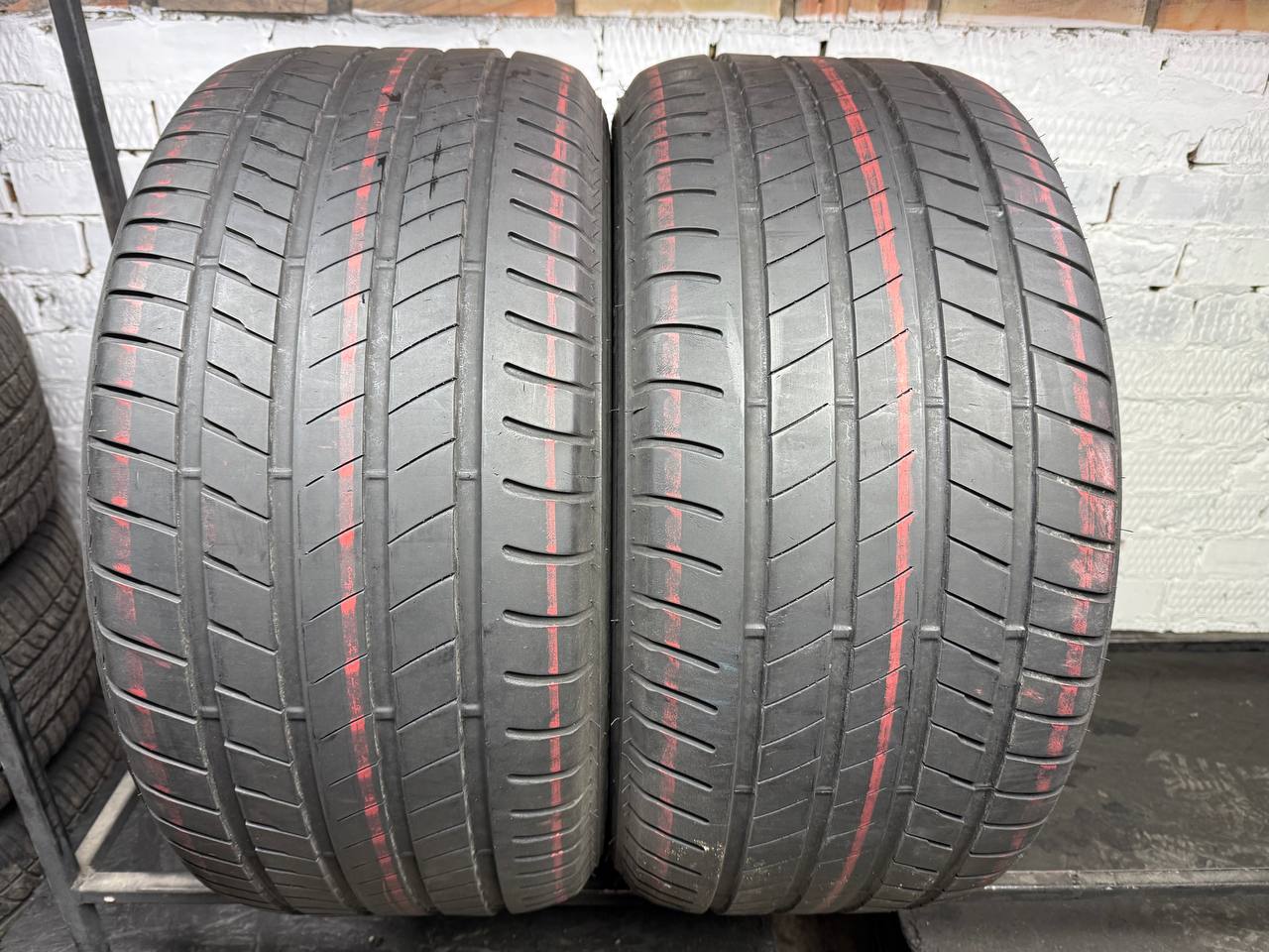 305/40 R20 Bridgestone Alenza 001