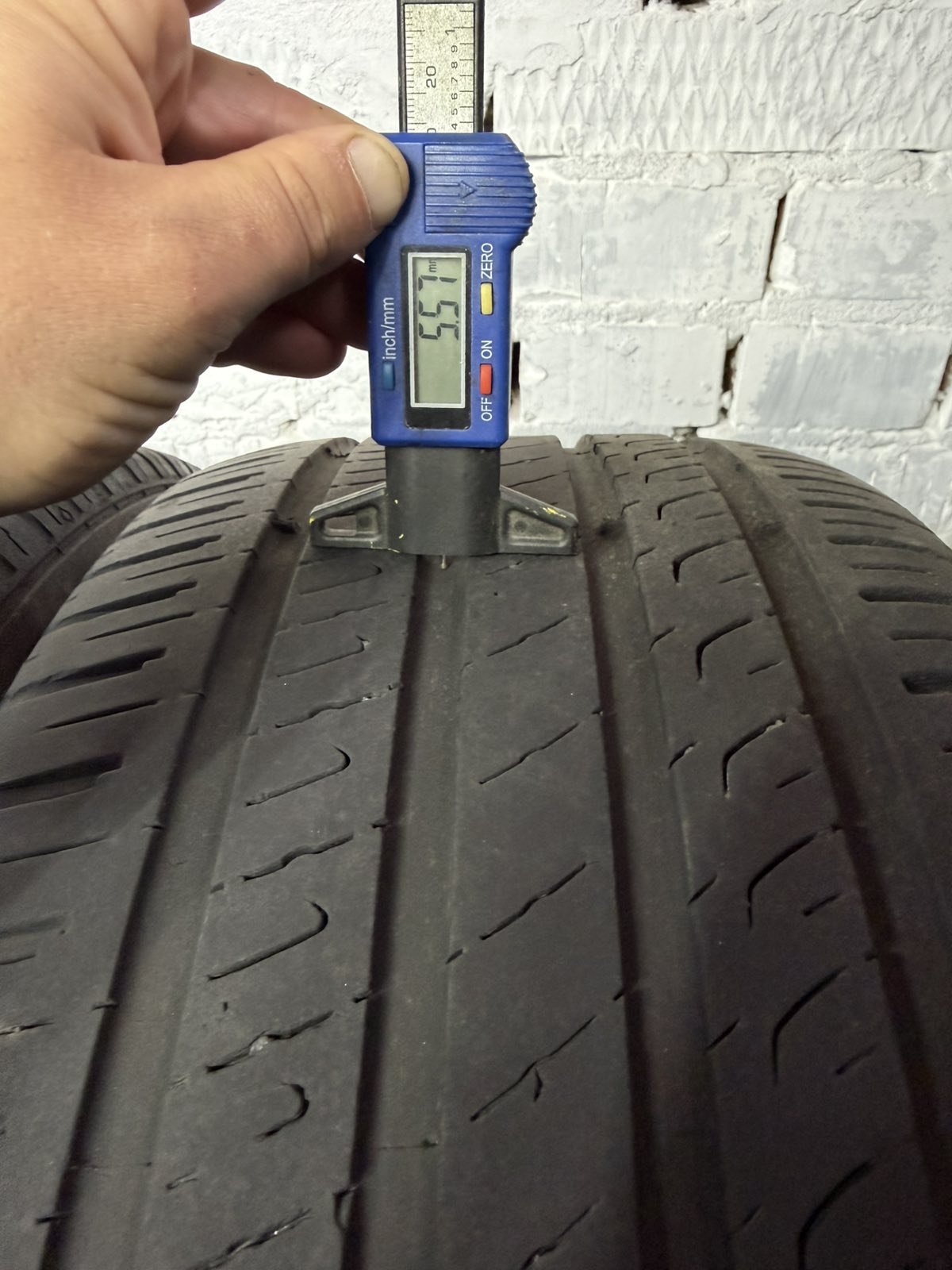 235/45 R17 Barum Bravuris 5 HM