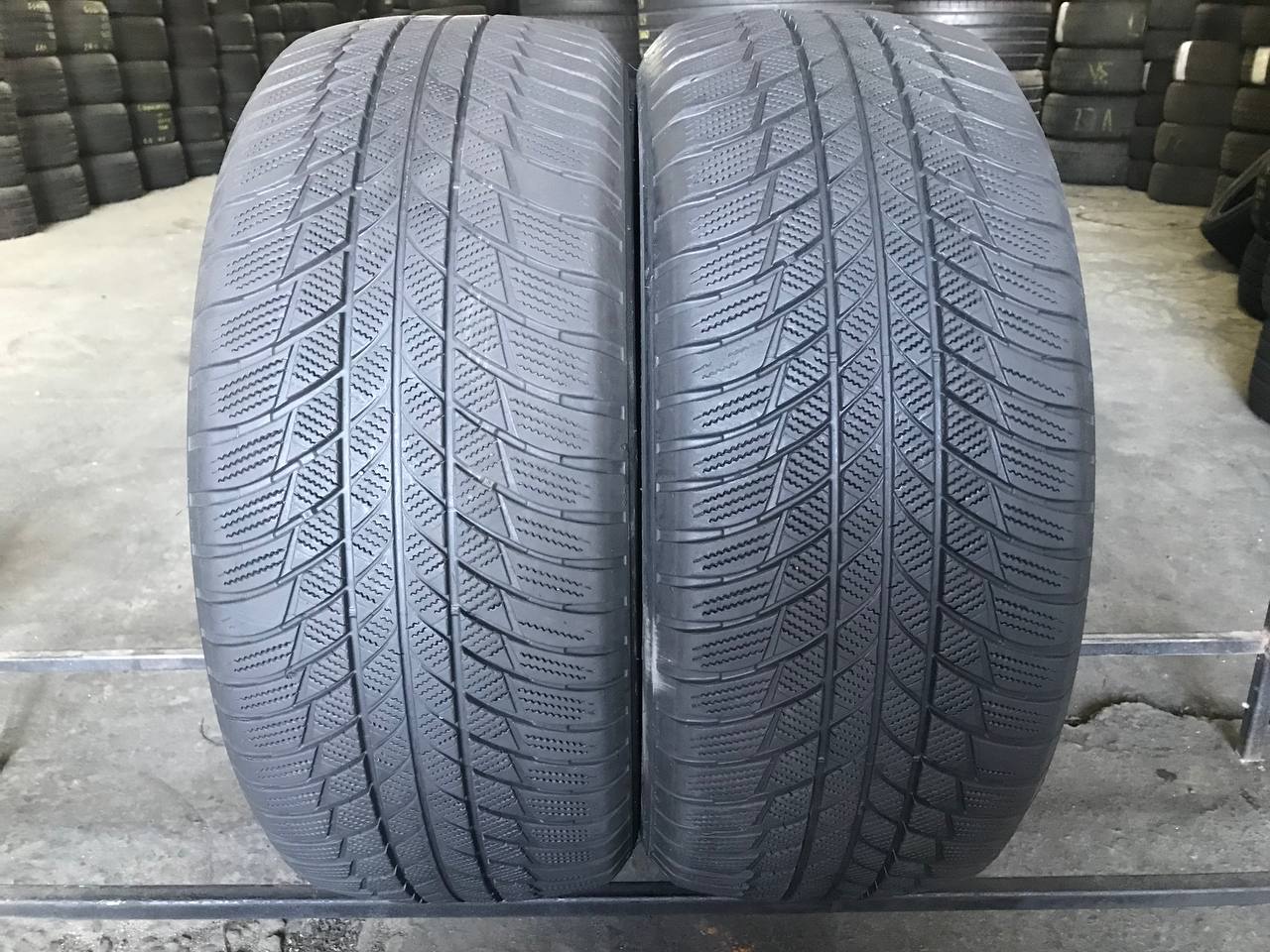 245/50 R19 Bridgestone Blizzak LM001