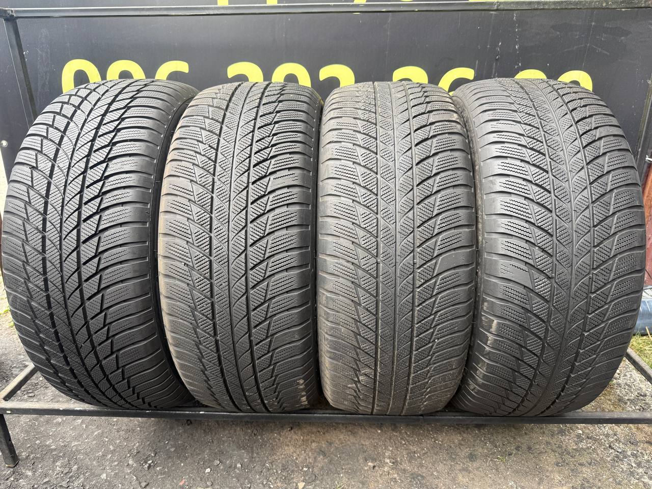 245/50 R19 Bridgestone Blizzak LM001